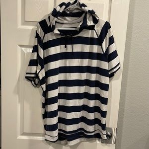Short sleeve hoodie